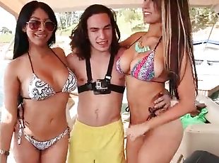 culo, gorda, babes, regordeta, sexo-en-grupo, bikini, barco, exhibicionismo