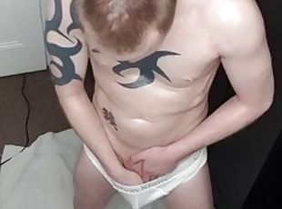 masturbation, amateur, gay, branlette, rousse, ejaculation, britannique, tatouage, taquinerie