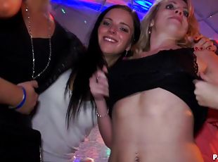 orgie, petrecere, bunaciuni, hardcore, sex-in-grup, cu-degetelul, club, realitate, sugand