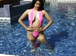 asiatic, masturbare-masturbation, in-afara, amatori, adolescenta, jucarie, cu-degetelul, futai, naturala, piscina