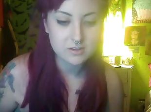 rousse, webcam, percé, tatouage