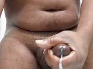 papa, amateur, ejaculation-sur-le-corps, énorme-bite, gay, branlette, black, horny, solo, pappounet