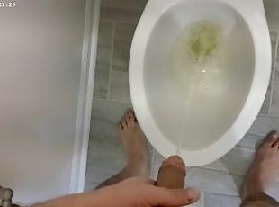 bañando, meando, amateur, polla-enorme, baño, a-solas, polla