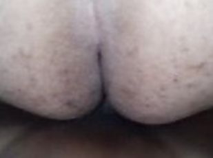 cul, amateur, ejaculation-sur-le-corps, ébène, ejaculation-interne, black, belle-femme-ronde, gros-plan, tatouage, bite