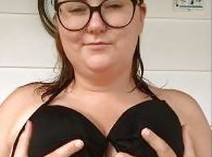 gros-nichons, lunettes, amateur, anal, milf, belle-femme-ronde, naturel, seins, fétiche, solo