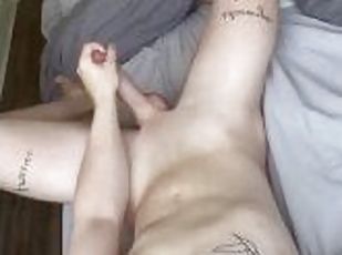 Tatted frat boy cumshot