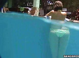 I Want To Fuck In The Pool