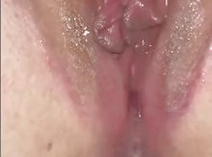 orgasmo, coño-pussy, squirting, amateur, madurita-caliente, regordeta, sucio, a-solas