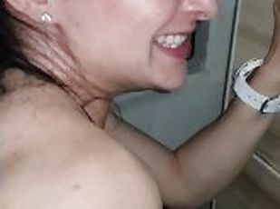 gros-nichons, fête, public, amateur, latina, ejaculation-interne, toilette, fantaisie, sœur, seins