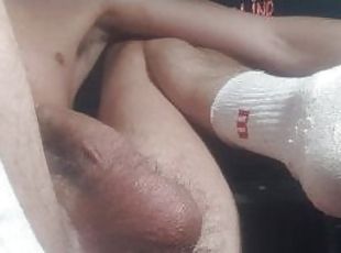 amateur, ejaculation-sur-le-corps, énorme-bite, gay, branlette, pieds, ejaculation, solo, fumer, réalité