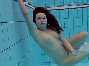 haarig, im-freien, russin, babe, junge, schwer, schwimmbad, fest-tight, weiß, brunette