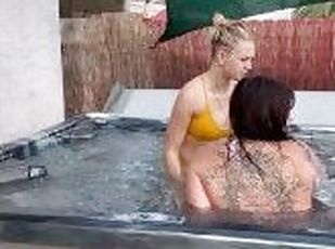 traseiros, teta-grande, amador, babes, lésbicas, casal, beijando, loira, jacuzzi, morena