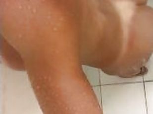 bañando, tetas-grandes, orgasmo, coño-pussy, amateur, adolescente, corrida-interna, rubia, fantasía, perfecto