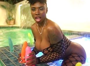 culo, tetas-grandes, babes, negra-ebony, negra, lencería, rejilla, piscina, bonita, tetas