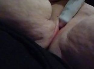 gros-nichons, masturbation, public, amateur, milf, jouet, maman, belle-femme-ronde, joufflue, mère