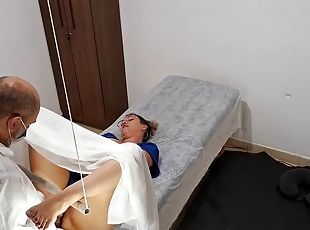 Gynecologist takes advantage of patients arousal and naivety to fuck her