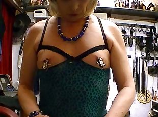 mamelons, transsexuelle, kinky, douleur