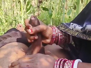 Indian Desi Village Wife Ki Outdoor Hard Sex Viral Videos Bhaiya Bhabhi Ko Jungle Me Chut Chudai Kar Rahe Bur Ke Liye Devar Hind