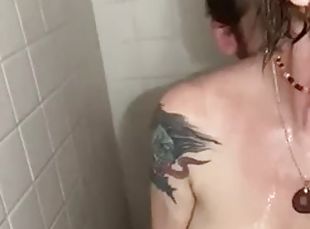 bañando, ducha