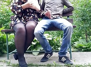 gros-nichons, levrette, vieux, en-plein-air, public, russe, amateur, ejaculation-sur-le-corps, milf, branlette