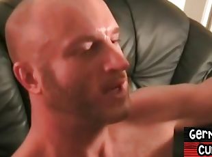 Real muscular German DILF gives facial reward to his fucker