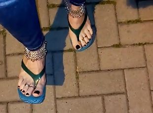 Feet lover in sexy platform flip flops