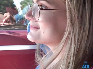 lunettes, anal, doigtage, voiture, point-de-vue, blonde, pute, naturel