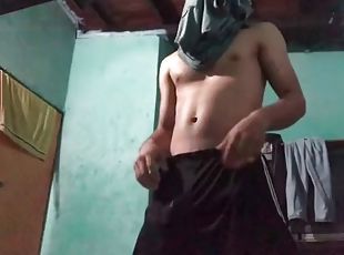 Young Latino dances and moves his cock erotically, moves his cock on hot webcam, hard sex and handjob - Jovenpoder