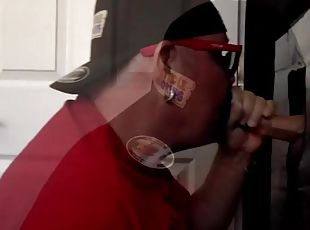 Florida Guy Tries Gloryhole