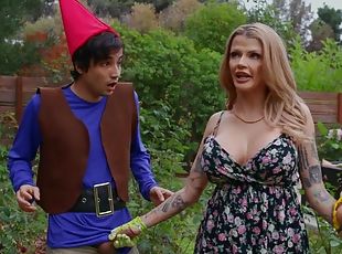 Lil Lawn Gnome - young BWC Ricky Spanish gets lucky with Joslyn James