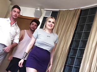 Hardcore group dicking with kinky Eva Stone and Yara Phoenix