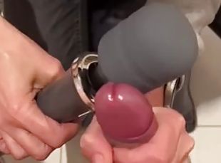 Cumshot from vibrator on hands