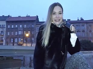 cul, en-plein-air, russe, anal, énorme-bite, milf, fellation-profonde, casting, bas, blonde