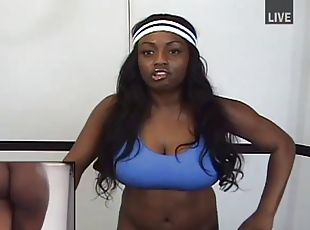 tetas-grandes, negra-ebony, negra, primera-persona, gimnasio