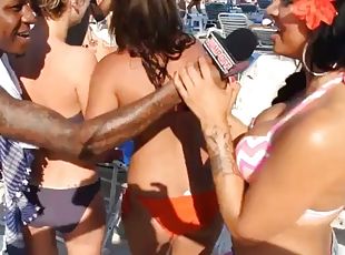 masturbare-masturbation, public, amatori, negresa, intre-rase, negru, sex-in-grup, cur-butt