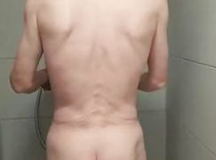 You want to get caught in the shower and receive my seminal juices in your so enjoy yourself