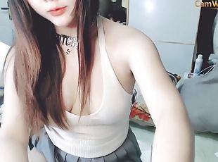 Asian cam model squirts