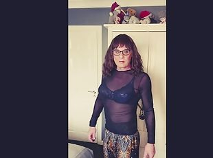 Juniper give mature uk crossdresser
