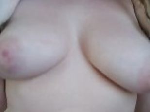 gros-nichons, masturbation, amateur, ados, blonde, seins, solo