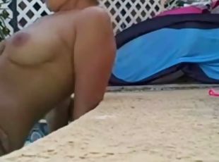 levrette, en-plein-air, amateur, milf, hardcore, branlette, petite-amie, drôle, piscine, gode