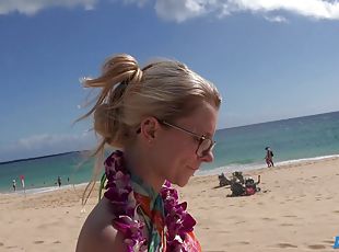 brille, im-freien, öffentliche, paar, strand, gesichtspunkt, blondine, süße, bikini