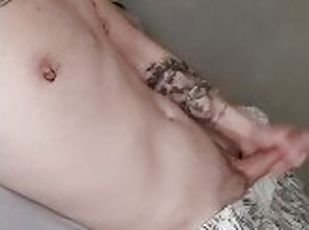 masturbação, amador, tiro-ao-alvo, gay, punheta, gozando, ejaculação, sozinho, gay-adolescente, tatuagem