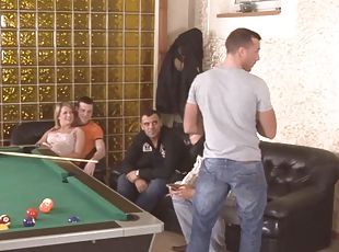 tate-mari, slabanoaga, anal, muie, hardcore, futai-in-grup, dublu, pe-fata, blonda, piscina