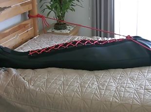 bdsm, maskiner, fetish, kvælning, bondage, brunette