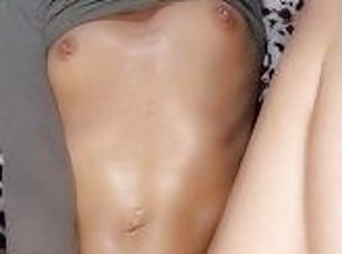 clito, masturbation, orgasme, giclée, amateur, jouet, doigtage, percé, petite, solo