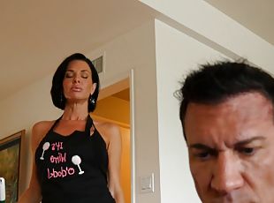 gros-nichons, levrette, orgasme, fellation, milf, hardcore, pornstar, couple, doigtage, pute