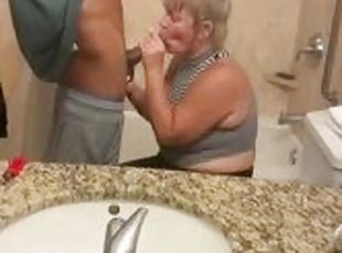 baignade, amateur, fellation, énorme-bite, interracial, milf, fellation-profonde, couple, bite