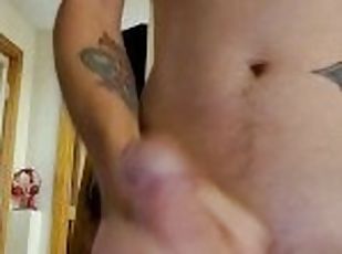 amateur, mature, ejaculation-sur-le-corps, énorme-bite, gay, branlette, ejaculation, solo, tatouage, bite