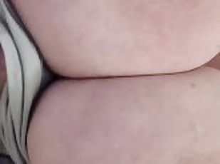 gros-nichons, vieux, amateur, mature, massage, belle-femme-ronde, joufflue, jeune-18, plus-agée, solo