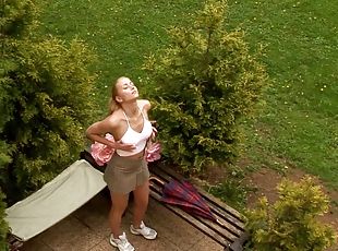 masturbation, orgasme, en-plein-air, babes, jouet, doigtage, blonde, naturel, solo, jardin